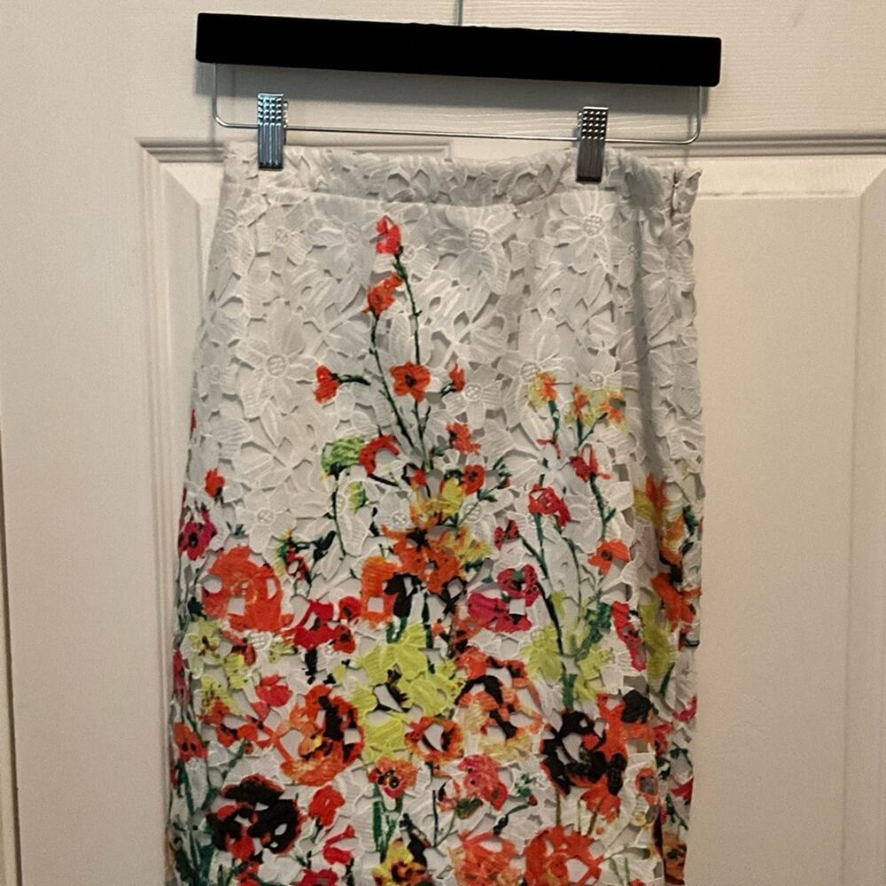 13 Verty Floral Lace Skirt - White and Multicolor size